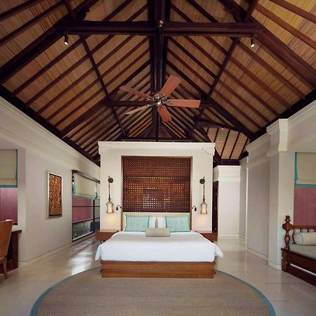 Hilton Bali Resort Nusa Dua  Exterior foto A bedroom at the resort