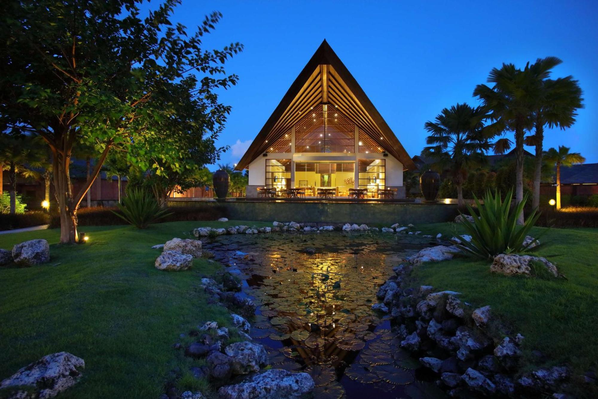 Hilton Bali Resort Nusa Dua  Exterior foto The Chapel at the Royal Thai Air Force Academy