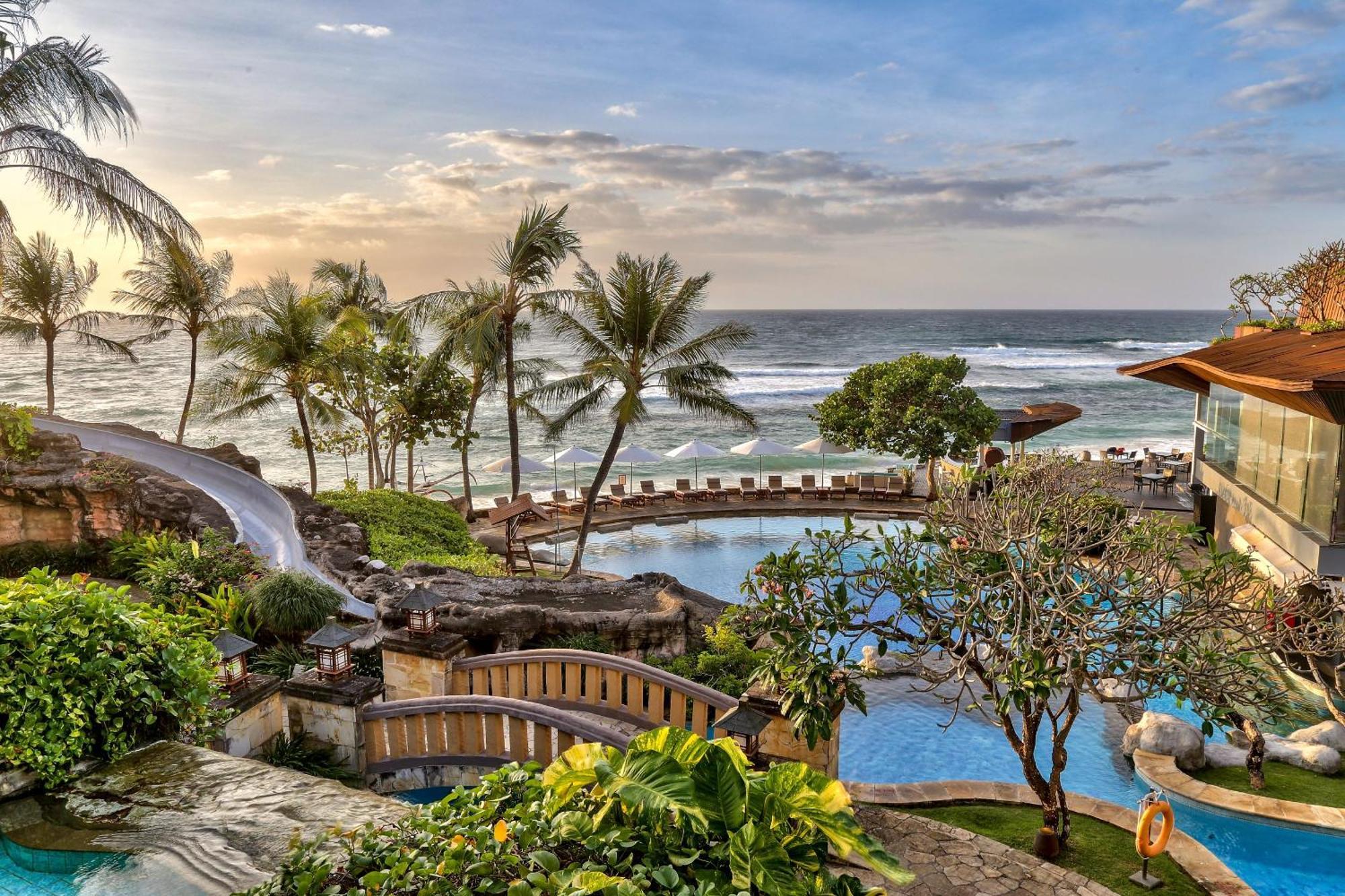 Hilton Bali Resort Nusa Dua  Exterior foto The resort's swimming pool